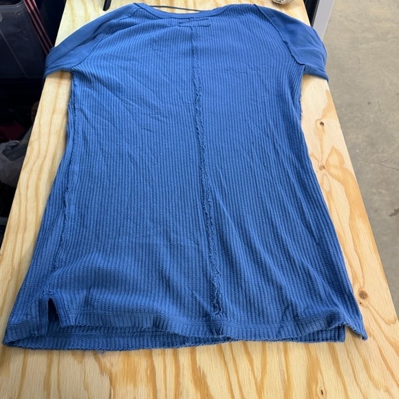 We The Free Free People Waffle Knit Tunic Top Blue Long Sleeve Raw Hem - Picture 6 of 6